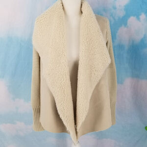 Chelsea & Theodore Cream Faux Fur Sweater Medium